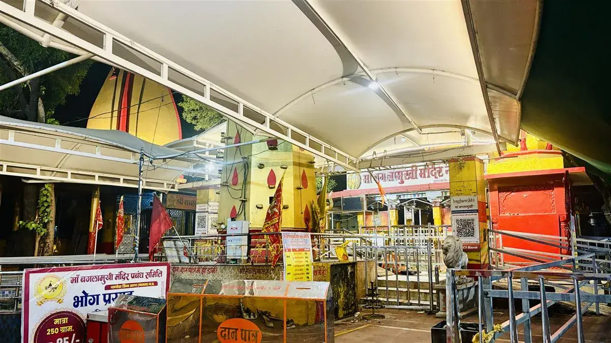 Temple Devotee - मंदिर श्रद्धालु