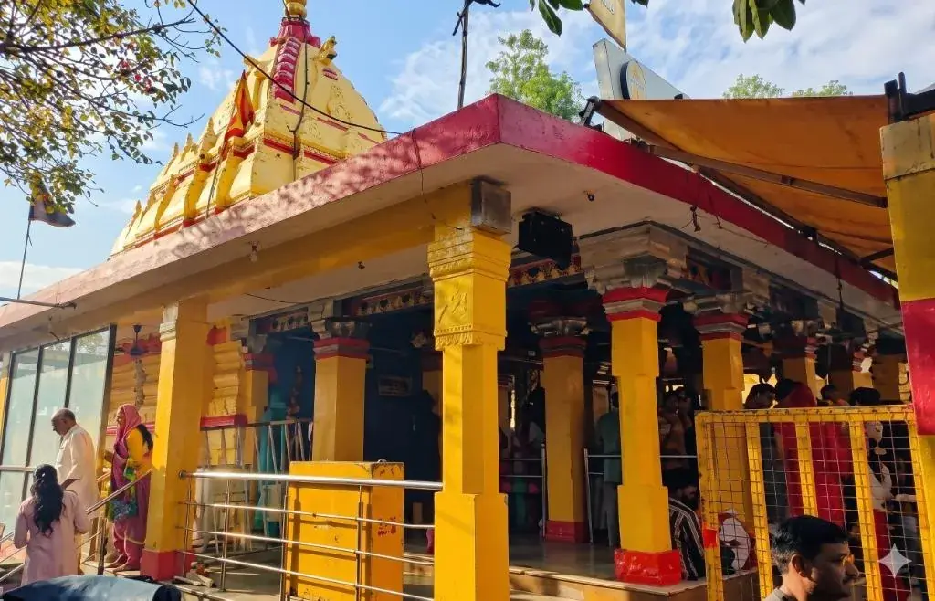Maa Baglamukhi Temple Exterior